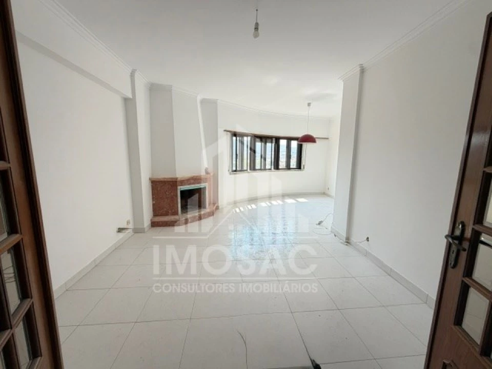 Apartamento T3 para Venda em Loures Foto 3