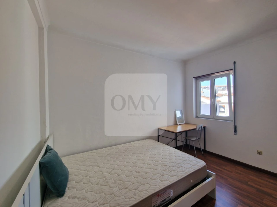 Apartamento T2 para Arrendamento em Nossa Senhora da Conceição, São Pedro e São Dinis Foto 2