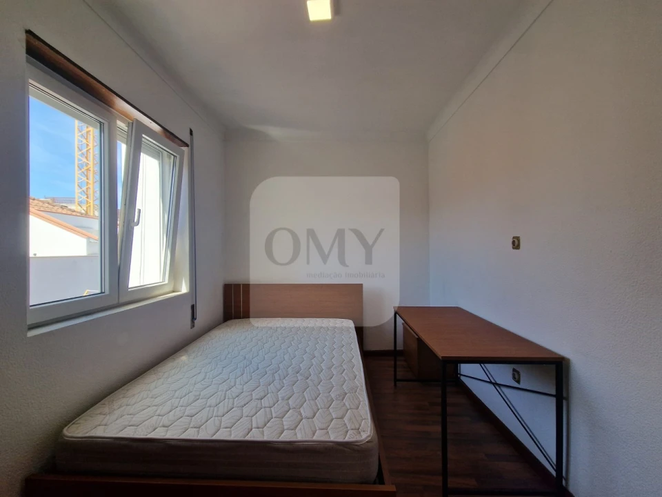 Apartamento T2 para Arrendamento em Nossa Senhora da Conceição, São Pedro e São Dinis Foto 3