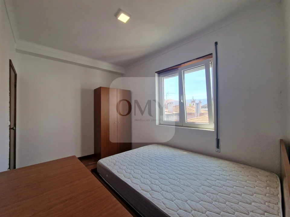 Apartamento T2 para Arrendamento em Nossa Senhora da Conceição, São Pedro e São Dinis Foto 4