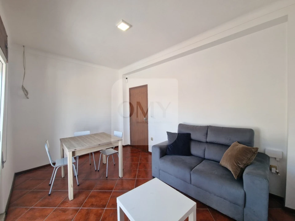 Apartamento T2 para Arrendamento em Nossa Senhora da Conceição, São Pedro e São Dinis Foto 8