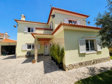 Moradia T4 para Venda em Carvoeira