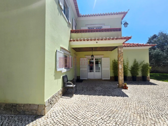 Moradia T4 para Venda em Carvoeira Foto 28