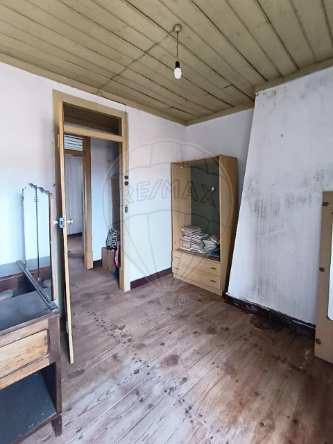 Moradia T4 para Venda em Serra D'El-Rei