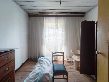 Moradia T4 para Venda em Serra D'El-Rei