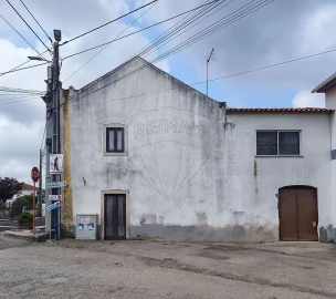 Moradia T4 para Venda em Serra D'El-Rei