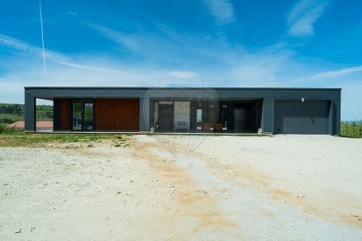 Moradia T3 para Venda em Santa Cruz