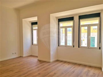 Apartamento T3 para Arrendamento em Arroios