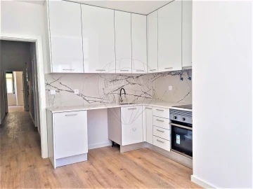 Apartamento T3 para Arrendamento em Arroios