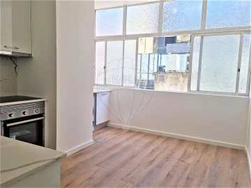 Apartamento T3 para Arrendamento em Arroios