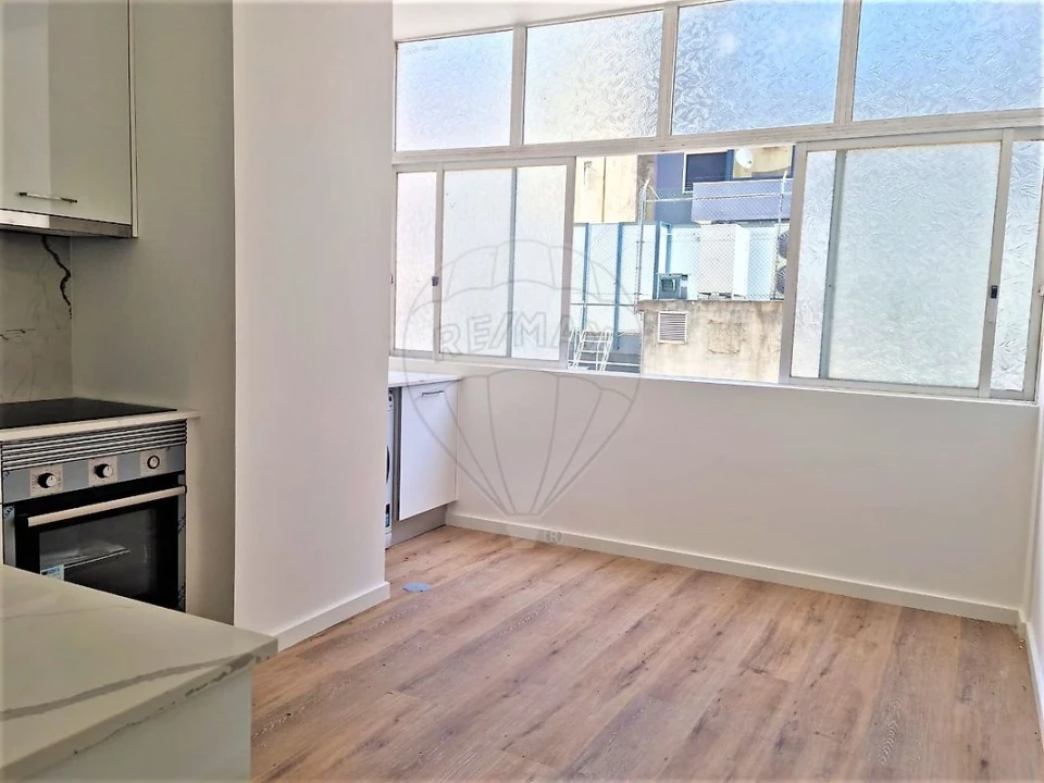Apartamento T3 para Arrendamento em Arroios Foto 10