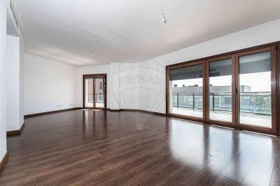 Apartamento T3 para Venda em Alverca do Ribatejo e Sobralinho