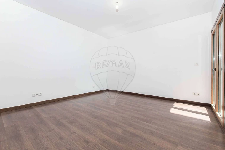Apartamento T3 para Venda em Alverca do Ribatejo e Sobralinho Foto 2