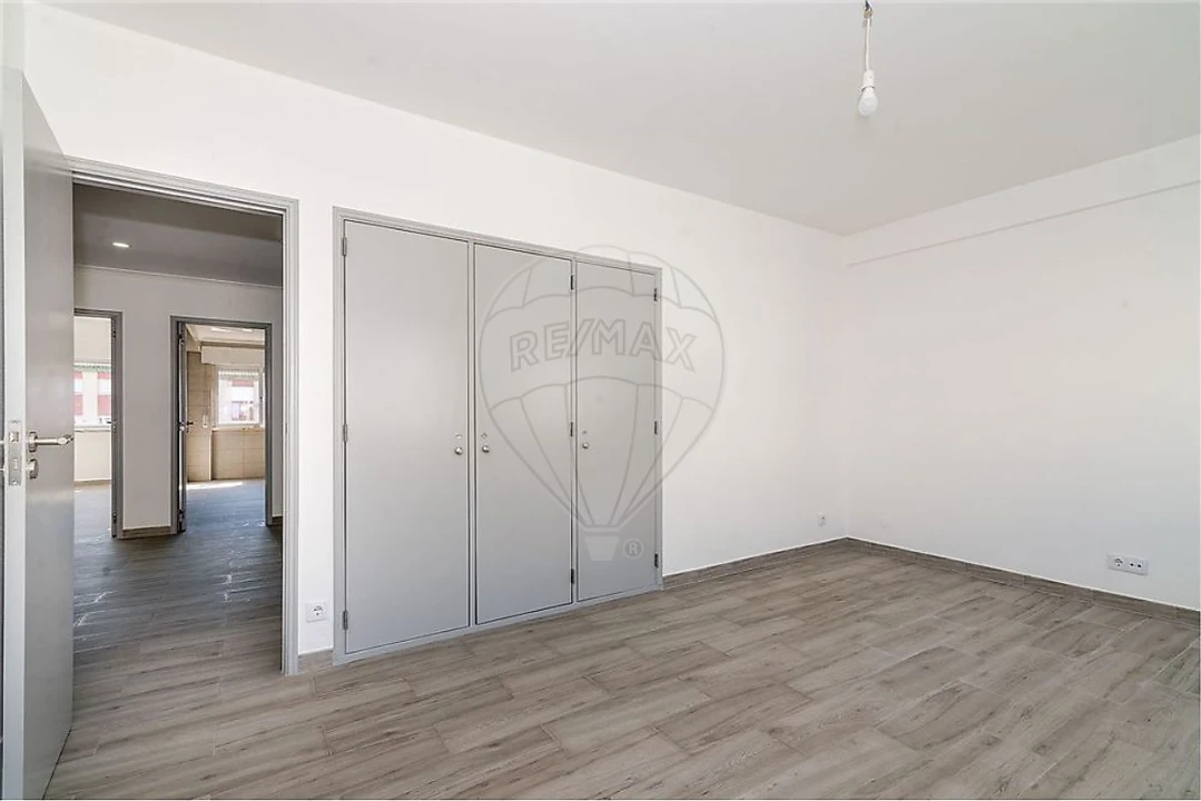 Apartamento T3 para Arrendamento em Arruda dos Vinhos Foto 1