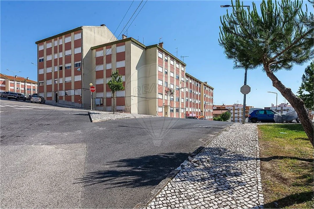 Apartamento T3 para Arrendamento em Arruda dos Vinhos Foto 22