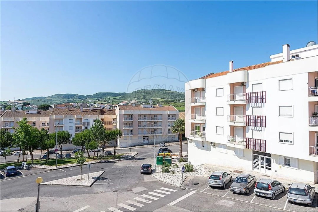 Apartamento T3 para Arrendamento em Arruda dos Vinhos Foto 19