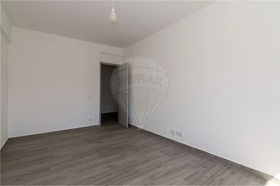 Apartamento T3 para Arrendamento em Arruda dos Vinhos