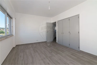 Apartamento T3 para Arrendamento em Arruda dos Vinhos
