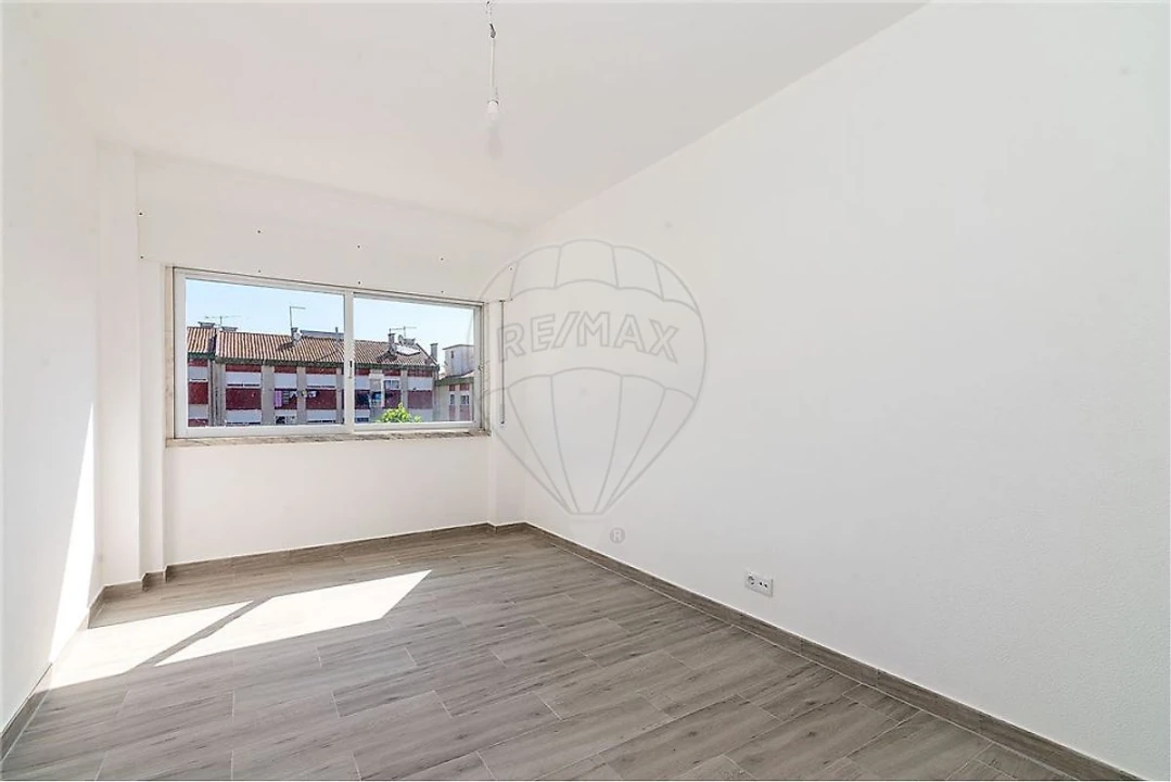 Apartamento T3 para Arrendamento em Arruda dos Vinhos Foto 18