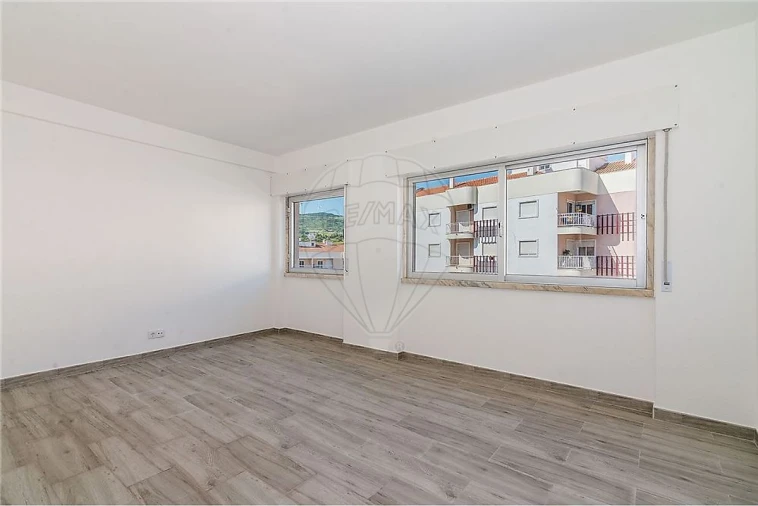 Apartamento T3 para Arrendamento em Arruda dos Vinhos Foto 13