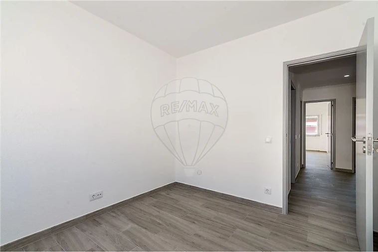 Apartamento T3 para Arrendamento em Arruda dos Vinhos Foto 11
