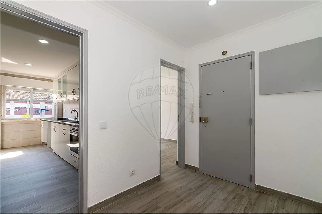 Apartamento T3 para Arrendamento em Arruda dos Vinhos Foto 16