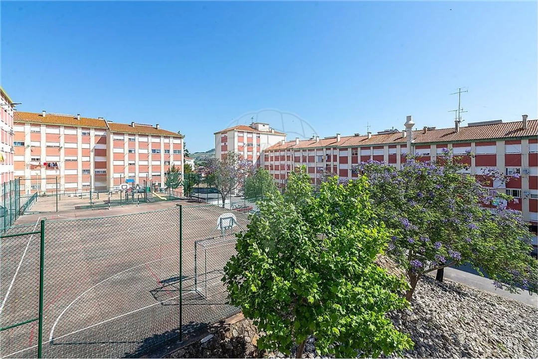 Apartamento T3 para Arrendamento em Arruda dos Vinhos Foto 12