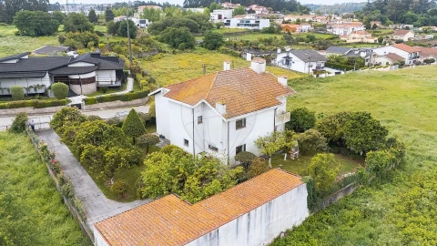 Moradia T4 para Venda em Folgosa