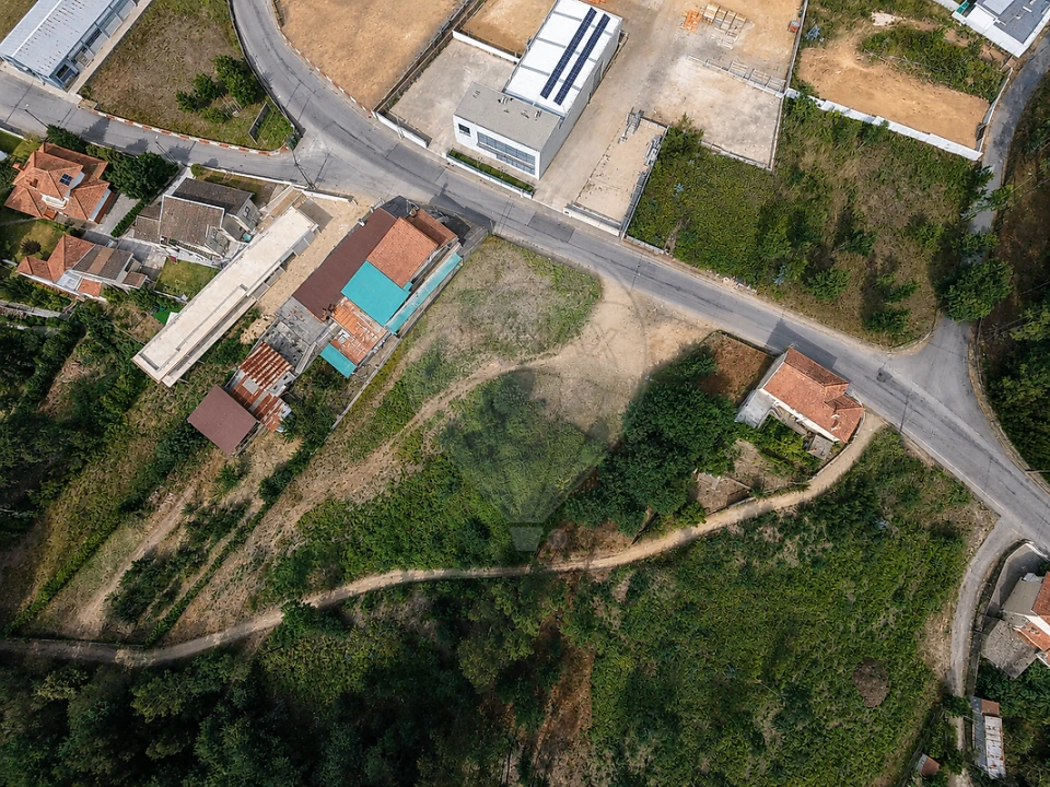 Terreno para Venda em Milheiros de Poiares Foto 9