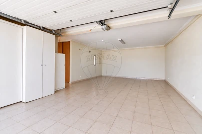 Moradia T5 para Venda em Santa Maria e São Miguel, São Martinho, São Pedro Penaferrim