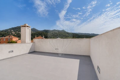 Moradia T5 para Venda em Santa Maria e São Miguel, São Martinho, São Pedro Penaferrim