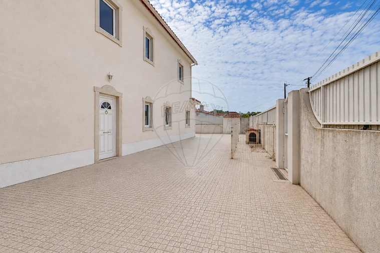 Moradia T5 para Venda em Santa Maria e São Miguel, São Martinho, São Pedro Penaferrim Foto 41
