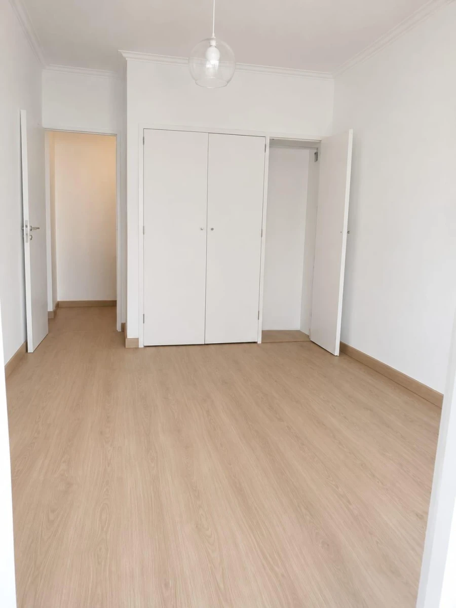 Apartamento T2 para Venda em São Domingos de Rana Foto 4
