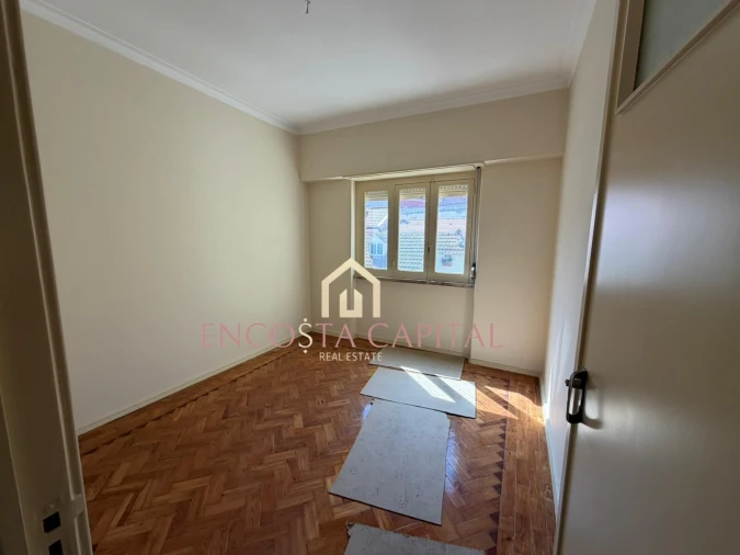 Apartamento T3 para Venda em Sacavém e Prior Velho Foto 3