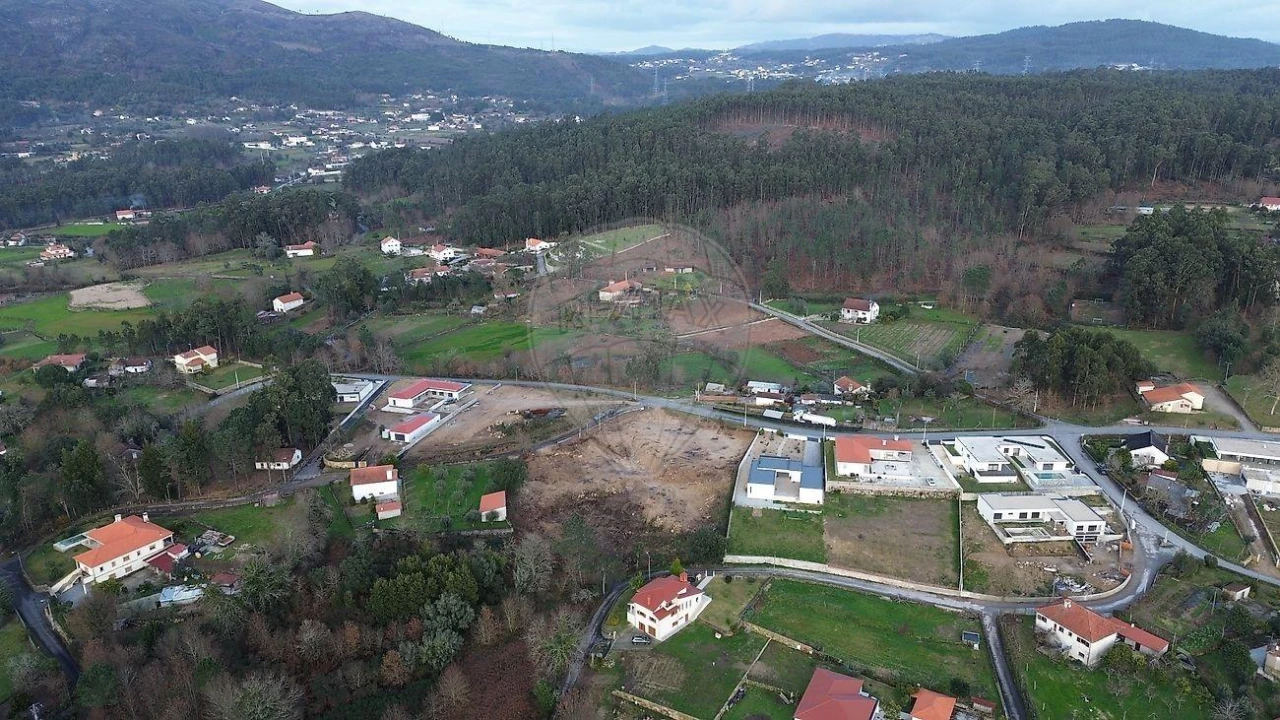 Terreno para Venda em Navió e Vitorino dos Piães Foto 21