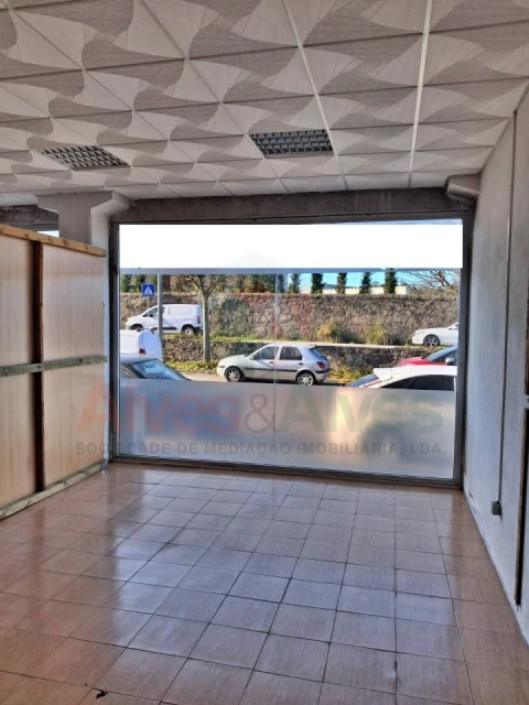 Armazém para Arrendamento em Touguinha e Touguinhó