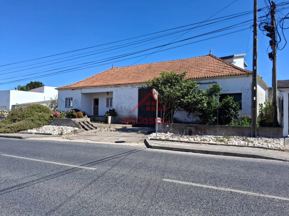 Moradia T2 para Venda em A dos Cunhados e Maceira Foto 1