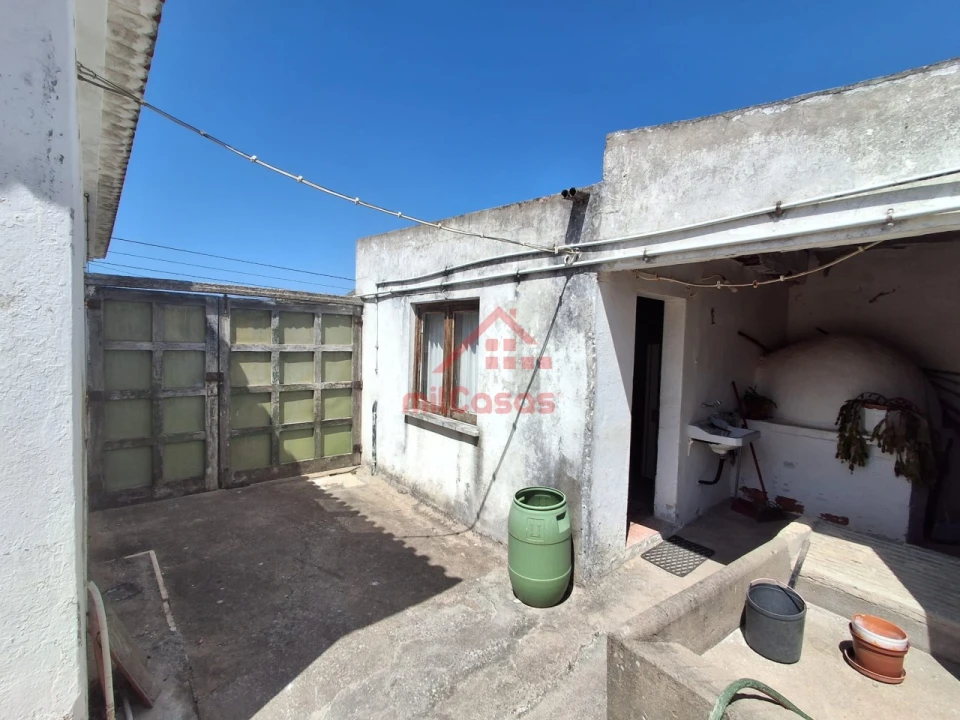 Moradia T2 para Venda em A dos Cunhados e Maceira Foto 8