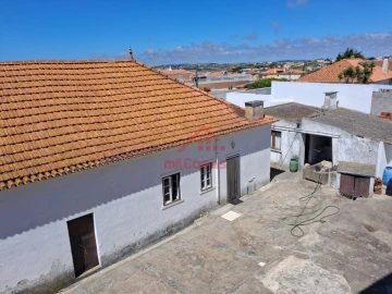 Moradia T2 para Venda em A dos Cunhados e Maceira