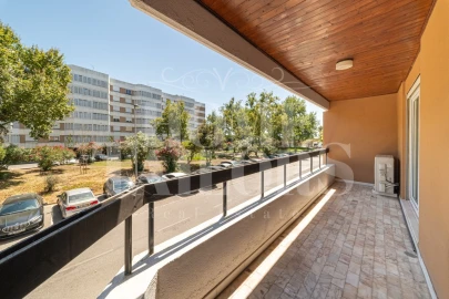 Apartamento T3 para Venda em Oeiras e São Julião da Barra, Paço de Arcos e Caxias