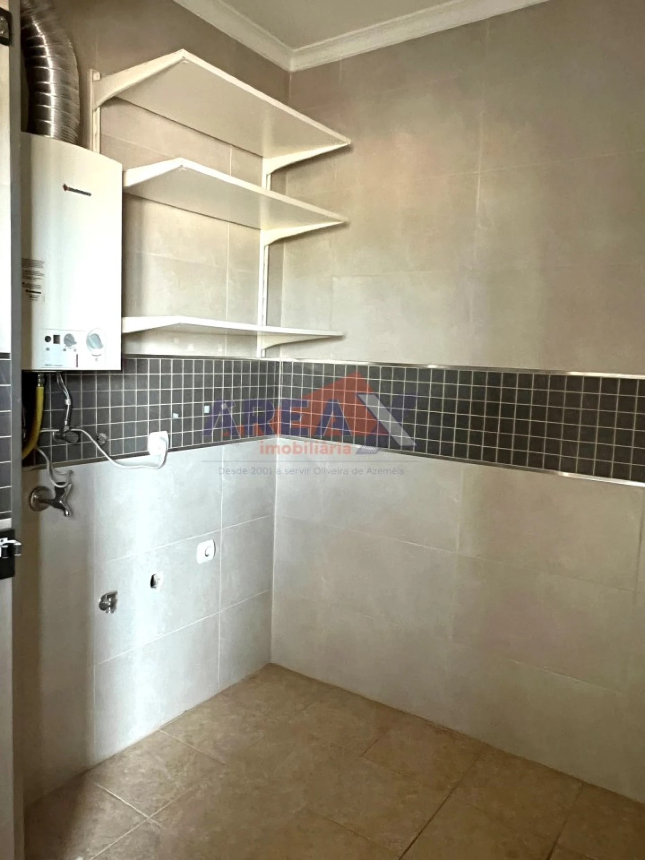 Apartamento T2 para Venda em O. Azeméis, Riba-Ul, Ul, Macinhata Seixa, Madail Foto 5