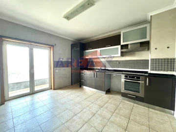 Apartamento T2 para Venda em O. Azeméis, Riba-Ul, Ul, Macinhata Seixa, Madail