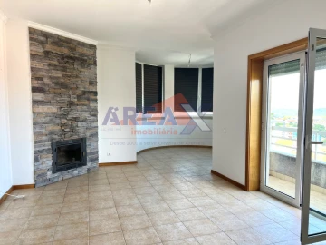 Apartamento T2 para Venda em O. Azeméis, Riba-Ul, Ul, Macinhata Seixa, Madail