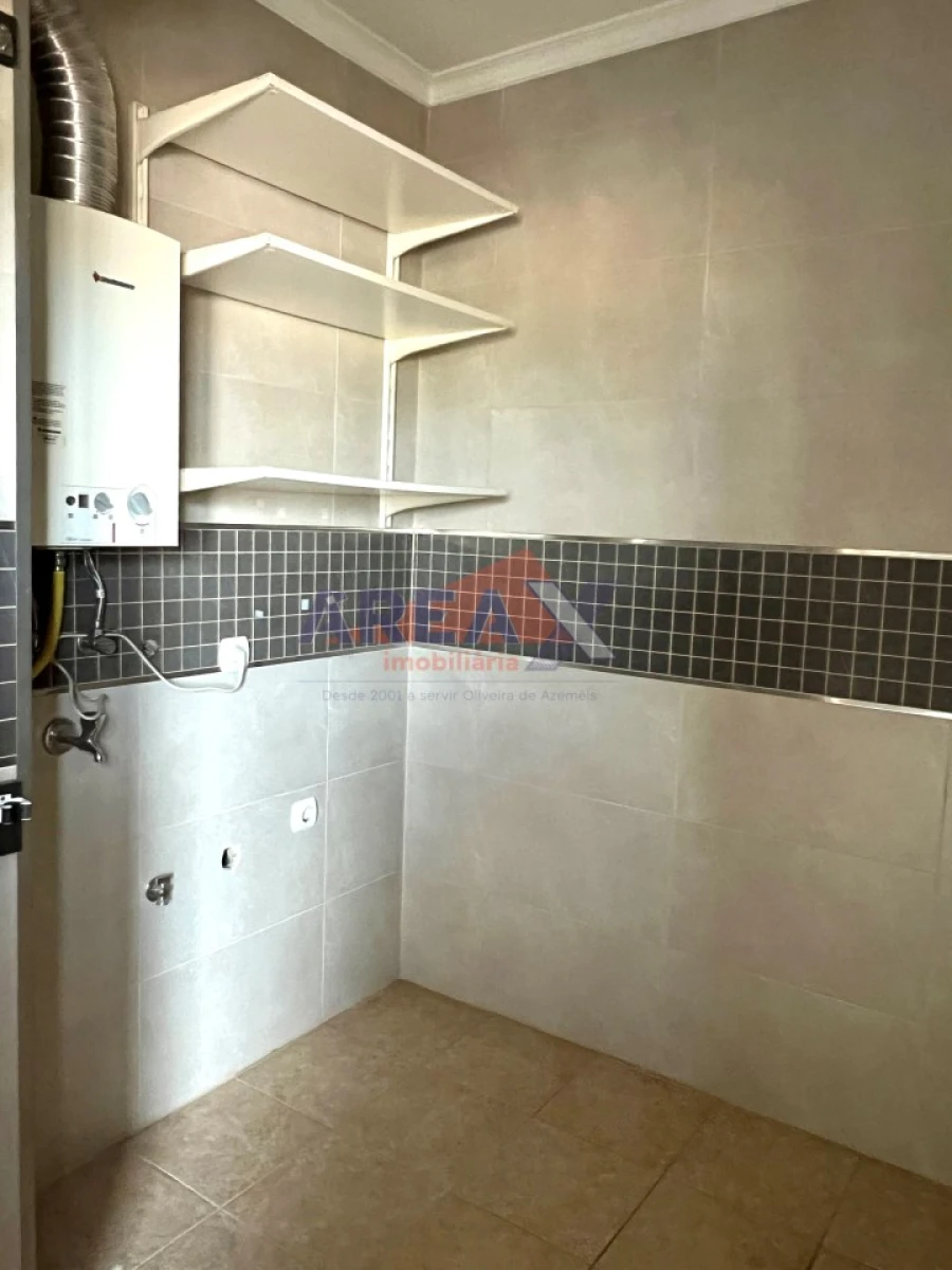 Apartamento T2 para Venda em O. Azeméis, Riba-Ul, Ul, Macinhata Seixa, Madail Foto 5