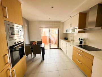 Apartamento T3 para Arrendamento em Portimão