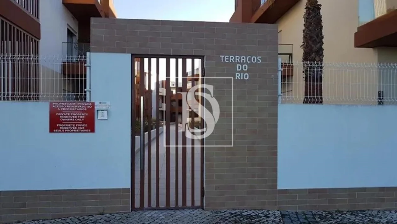 Apartamento T3 para Arrendamento em Portimão Foto 14