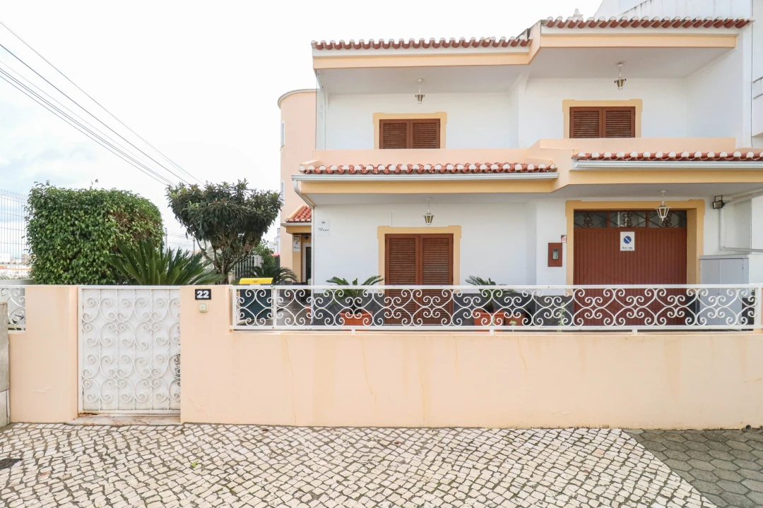Moradia T5 para Venda em Portimão Foto 1