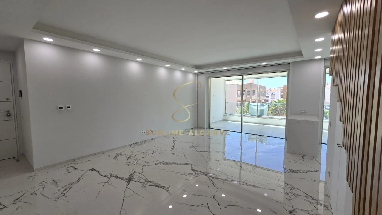 Apartamento T4 para Venda em Lagos (São Sebastião e Santa Maria) Foto 1