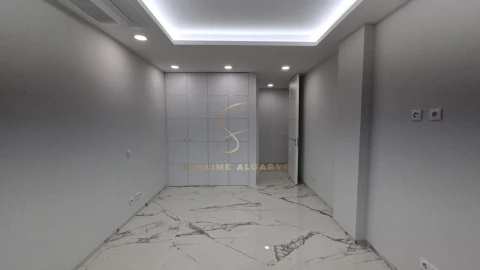 Apartamento T4 para Venda em Lagos (São Sebastião e Santa Maria)