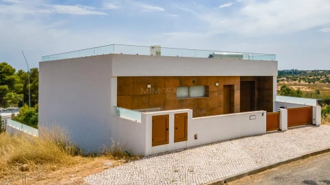Moradia T3 para Venda em Mexilhoeira Grande